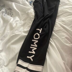 TOMMY HILFIGER FITTED JOGGERS